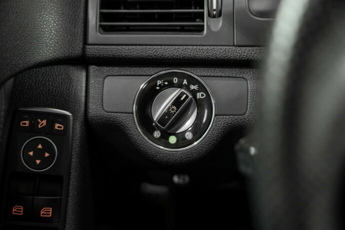 mercedes-benz-c-klasse-bensin-2008-big-38