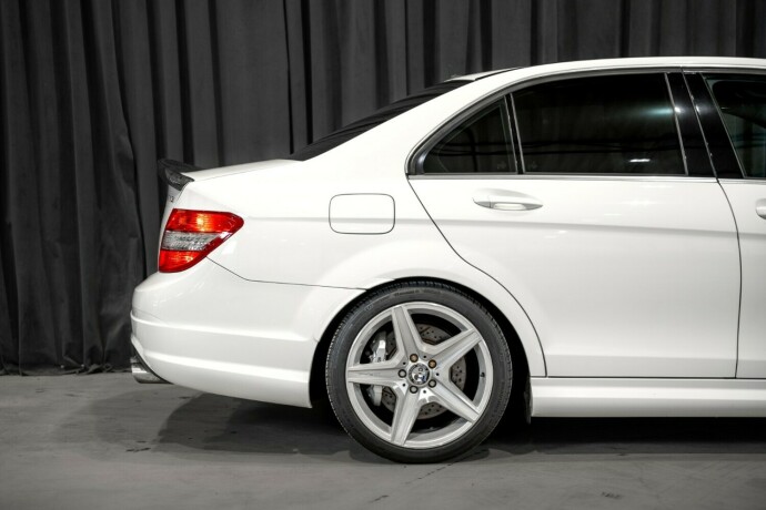 mercedes-benz-c-klasse-bensin-2008-big-17