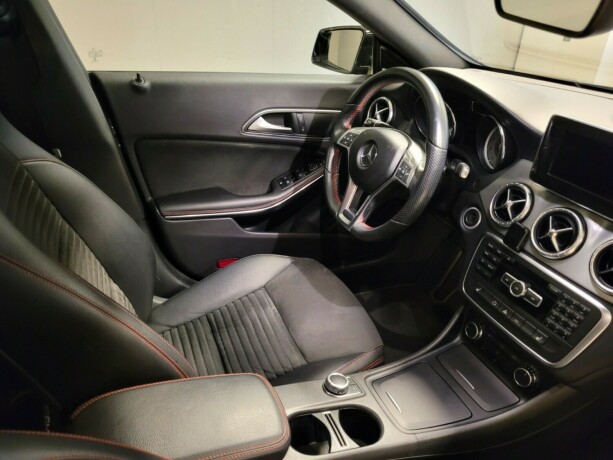 mercedes-benz-cla-bensin-2015-big-16