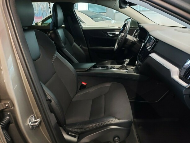 volvo-v60-cross-country-diesel-2020-big-18