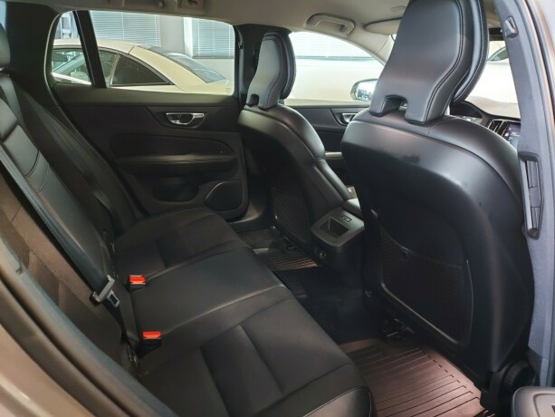 volvo-v60-cross-country-diesel-2020-big-20