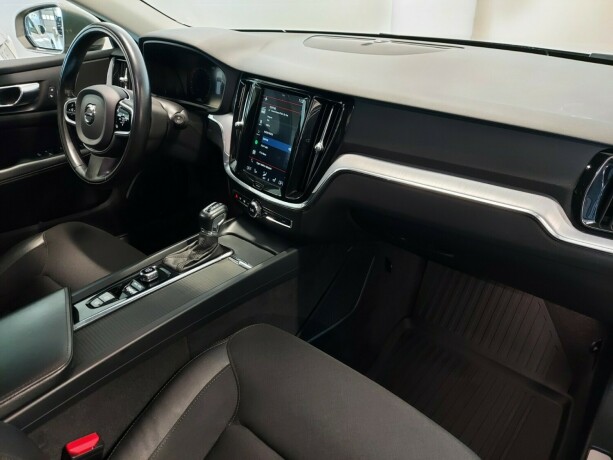 volvo-v60-cross-country-diesel-2020-big-19