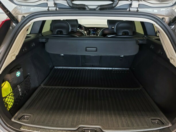 volvo-v60-cross-country-diesel-2020-big-25