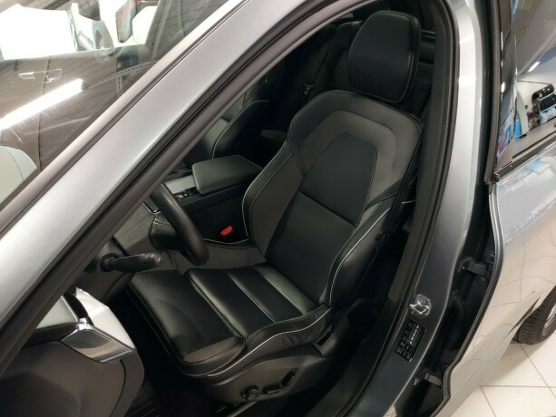 volvo-xc-60-elektrisitetbensin-2020-big-19