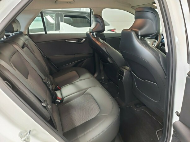 kia-e-niro-elektrisitet-2023-big-23