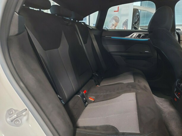 bmw-i4-m50-elektrisitet-2025-big-30