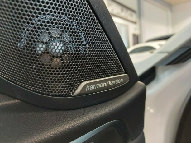 bmw-i4-m50-elektrisitet-2025-big-22
