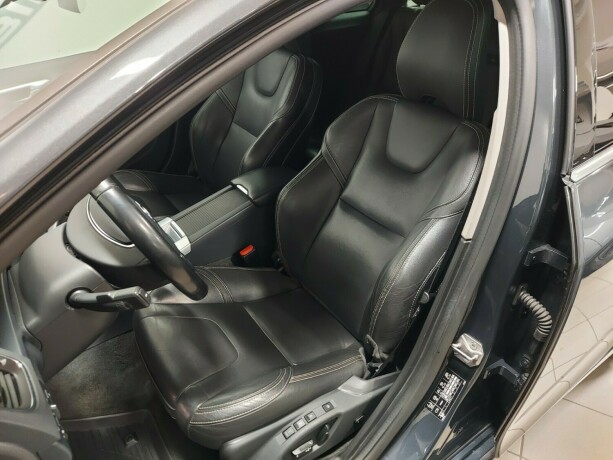 volvo-v60-diesel-2017-big-18