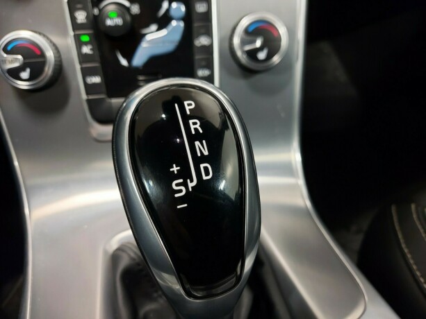 volvo-v60-diesel-2017-big-36