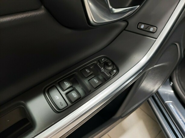 volvo-v60-diesel-2017-big-25