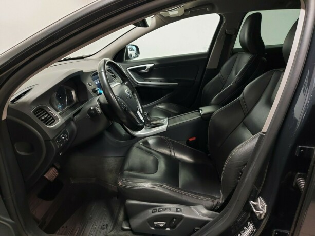 volvo-v60-diesel-2017-big-17