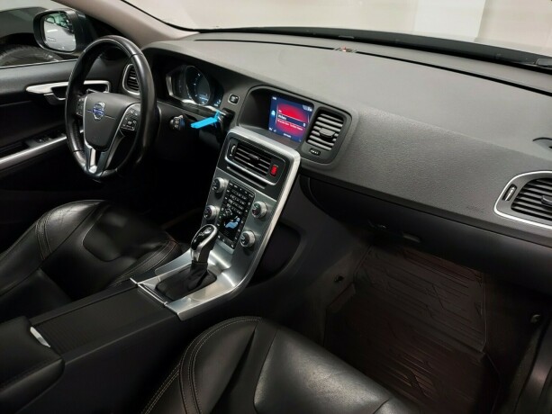 volvo-v60-diesel-2017-big-21