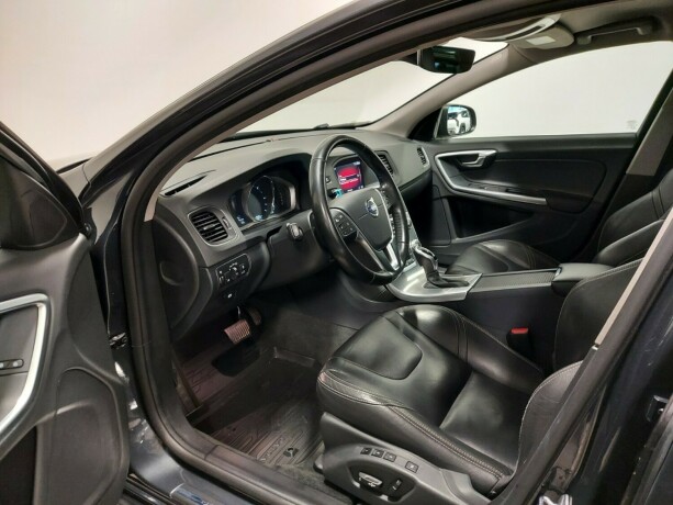 volvo-v60-diesel-2017-big-16