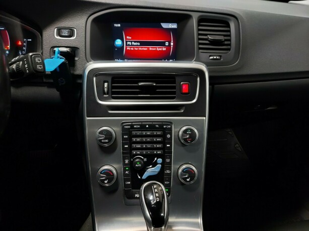 volvo-v60-diesel-2017-big-30