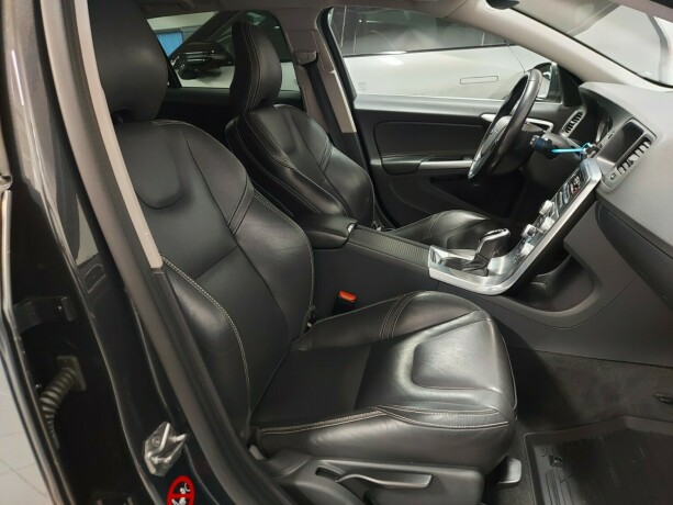 volvo-v60-diesel-2017-big-20