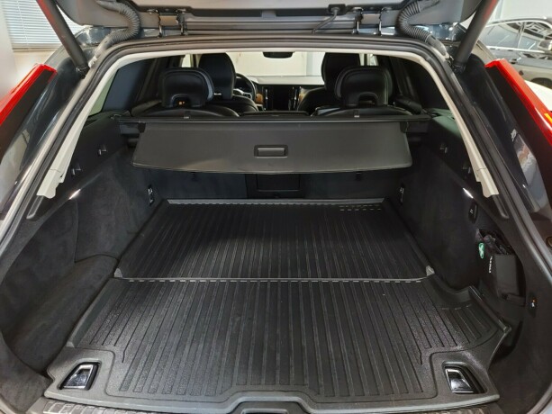volvo-v90-elektrisitetbensin-2019-big-25