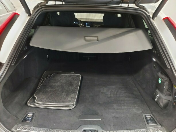 volvo-v90-elektrisitetbensin-2019-big-31