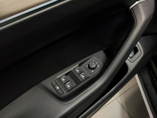 volkswagen-passat-alltrack-diesel-2019-big-26