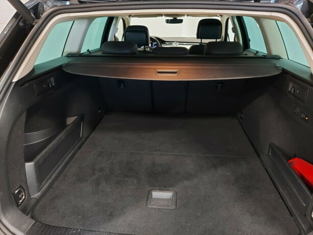 volkswagen-passat-alltrack-diesel-2019-big-24