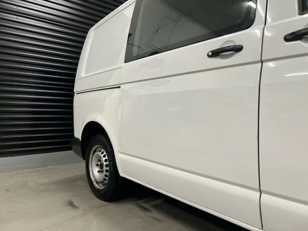 volkswagen-transporter-diesel-2015-big-5