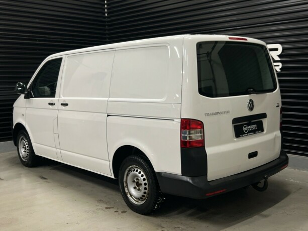 volkswagen-transporter-diesel-2015-big-1