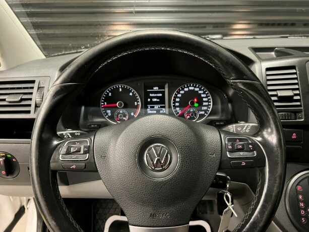 volkswagen-transporter-diesel-2015-big-14