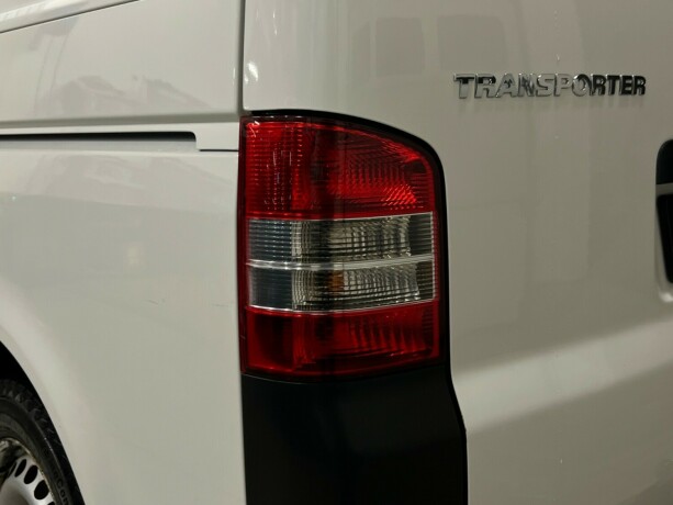 volkswagen-transporter-diesel-2015-big-7