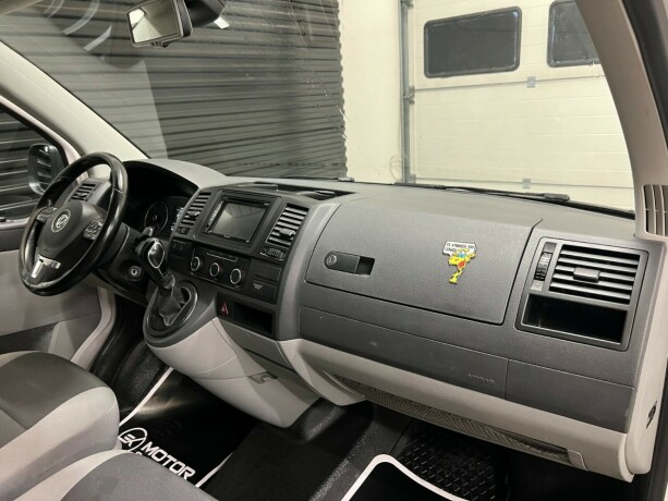 volkswagen-transporter-diesel-2015-big-11