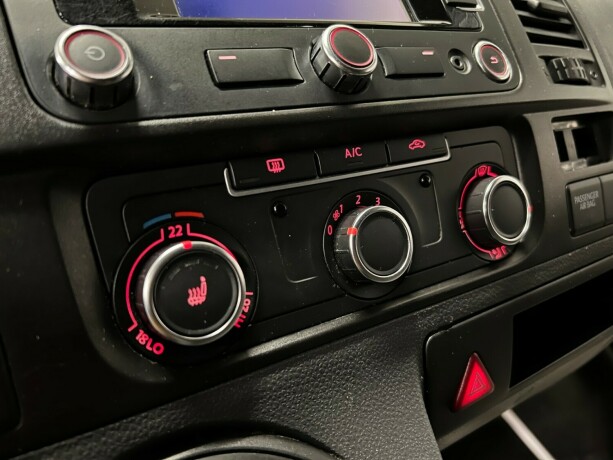 volkswagen-transporter-diesel-2013-big-19
