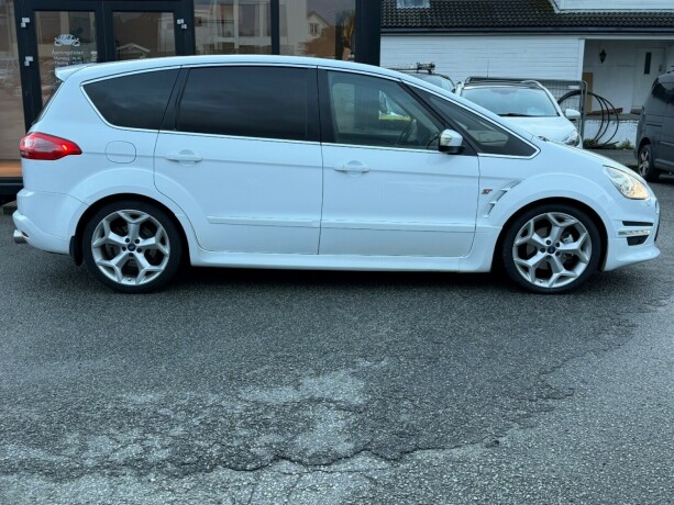 ford-s-max-diesel-2011-big-5