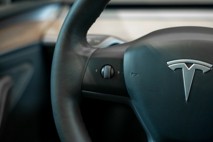 tesla-model-y-elektrisitet-2024-big-28