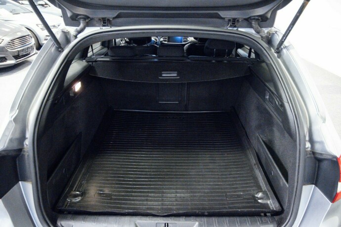 peugeot-308-bensin-2016-big-7