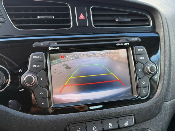 kia-cee039d-bensin-2013-big-33