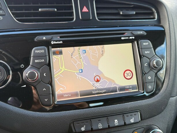 kia-cee039d-bensin-2013-big-35