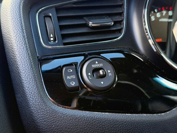 kia-cee039d-bensin-2013-big-23