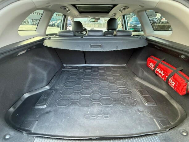 kia-cee039d-bensin-2013-big-45