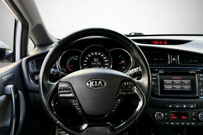 kia-cee039d-bensin-2013-big-42