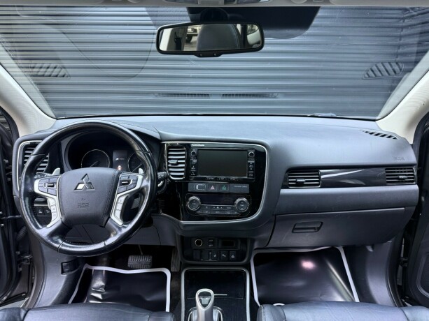 mitsubishi-outlander-elektrisitetbensin-2017-big-7