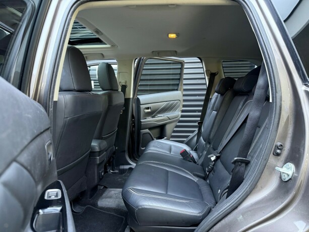 mitsubishi-outlander-elektrisitetbensin-2017-big-27