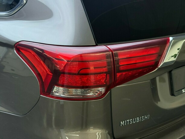 mitsubishi-outlander-elektrisitetbensin-2017-big-6