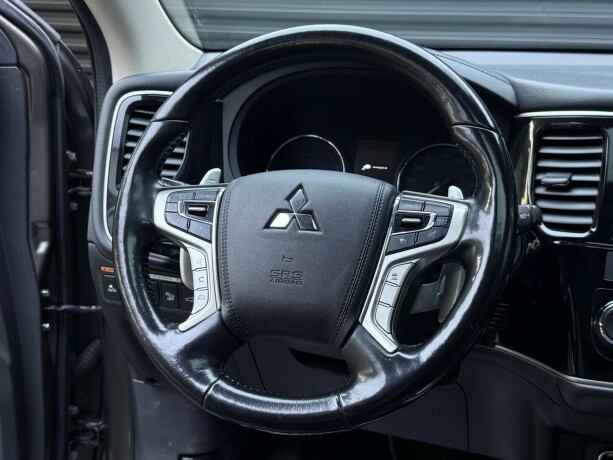 mitsubishi-outlander-elektrisitetbensin-2017-big-10