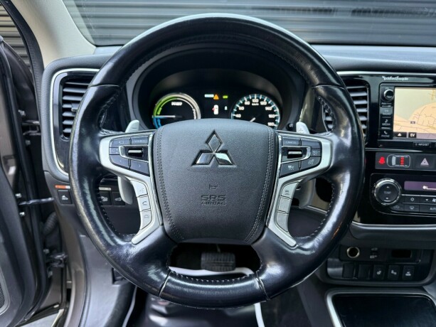 mitsubishi-outlander-elektrisitetbensin-2017-big-11