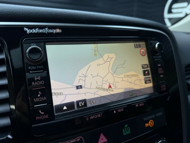 mitsubishi-outlander-elektrisitetbensin-2017-big-15