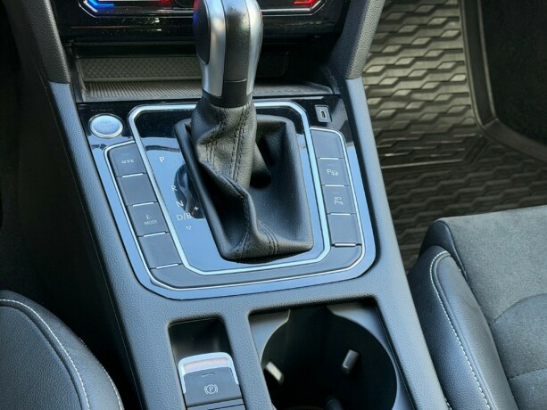 volkswagen-passat-elektrisitetbensin-2021-big-11