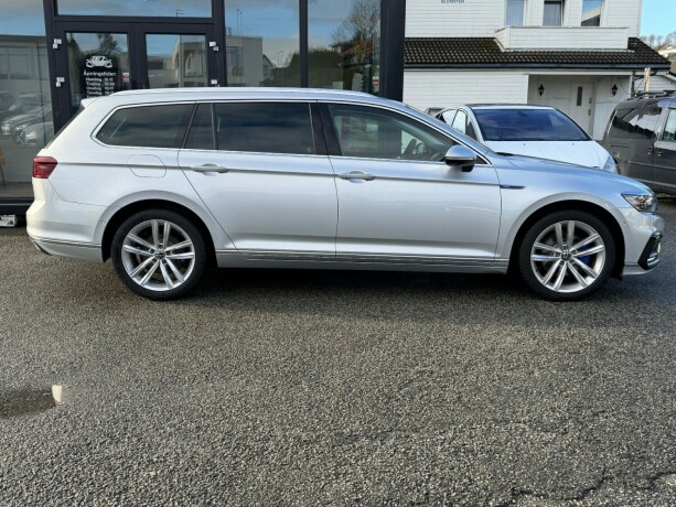 volkswagen-passat-elektrisitetbensin-2021-big-5