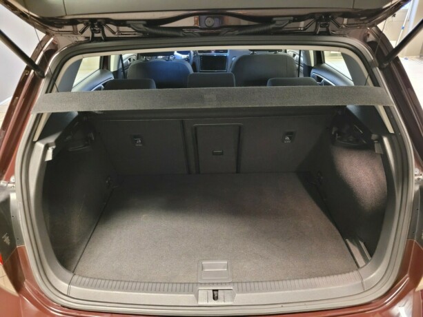 volkswagen-golf-elektrisitet-2018-big-18