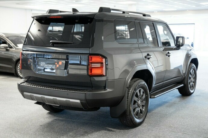 toyota-land-cruiser-diesel-2025-big-2