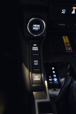 toyota-land-cruiser-diesel-2025-big-18