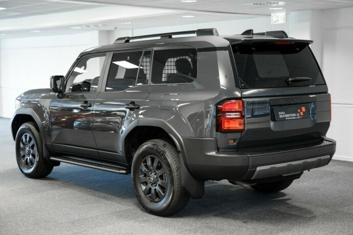 toyota-land-cruiser-diesel-2025-big-1