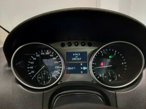 mercedes-benz-m-klasse-diesel-2011-big-30